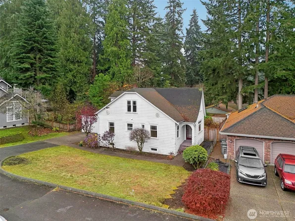 3513 NE 187th Court, Lake Forest Park, WA 98155