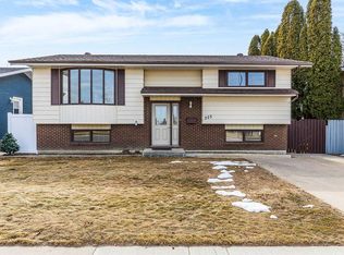 223 NE Sprague Way SE, Medicine Hat, AB T1B 3L9