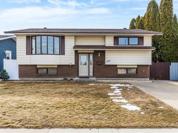 223 NE Sprague Way SE, Medicine Hat, AB T1B 3L9