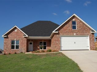 437 Charlotte Dr, Bonaire, GA 31005