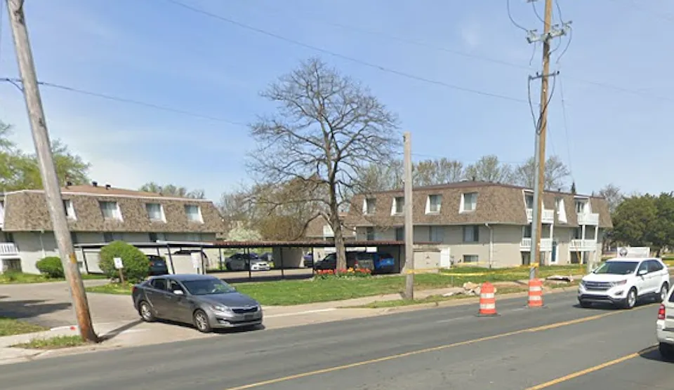 Country Club Park Apartments - Spacious Apartment Living in the Heart of Kalamazoo