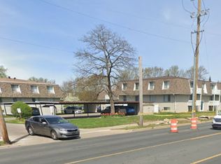 Country Club Park Apartments - Spacious Apartment Living in the Heart of Kalamazoo, Kalamazoo, MI 49009