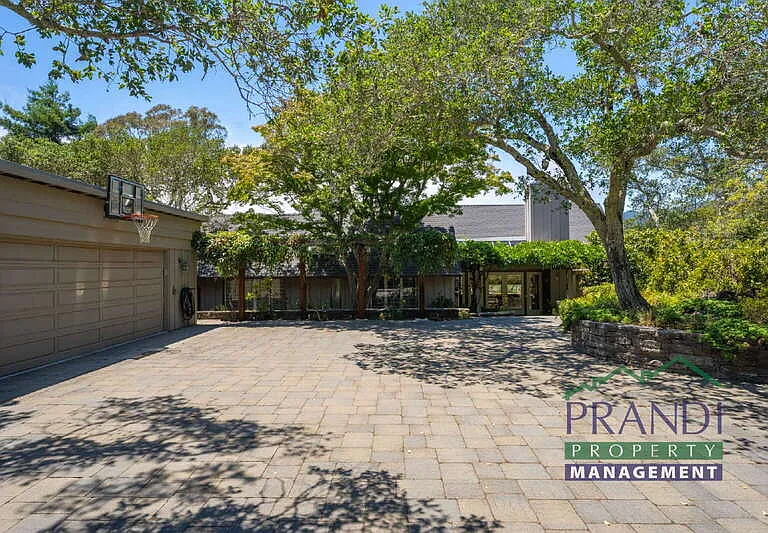 377 Summit Ave — Photo 46