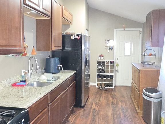 3rd image of 108 Mora Rd