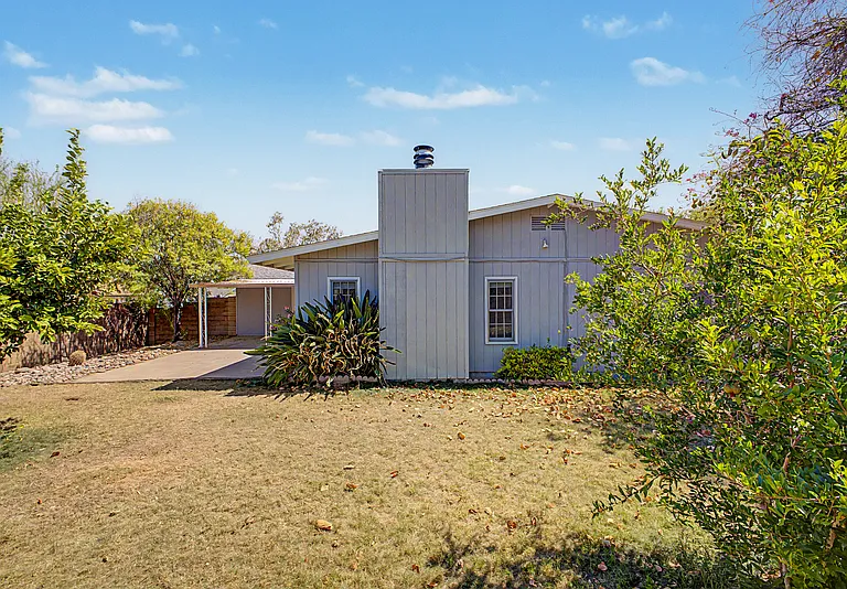 2822 E Willow Ave — Photo 48