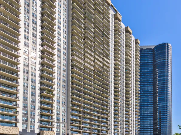 400 E Randolph St APT 1126, Chicago, IL 60601