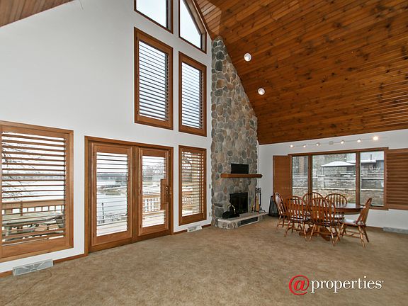 Living Room / Dining Room