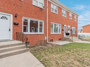 9515 Sumac Rd APT F, Des Plaines, IL 60016