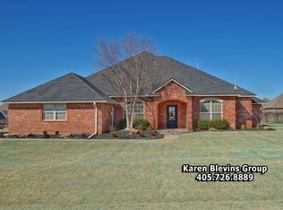 4623 Hollycrest Ln, Edmond, OK 73025