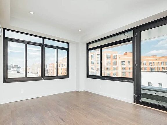 3rd image of 46 Melrose St #4D