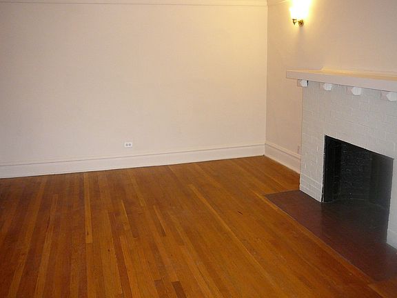 3rd image of 835 W Leland Ave APT 1