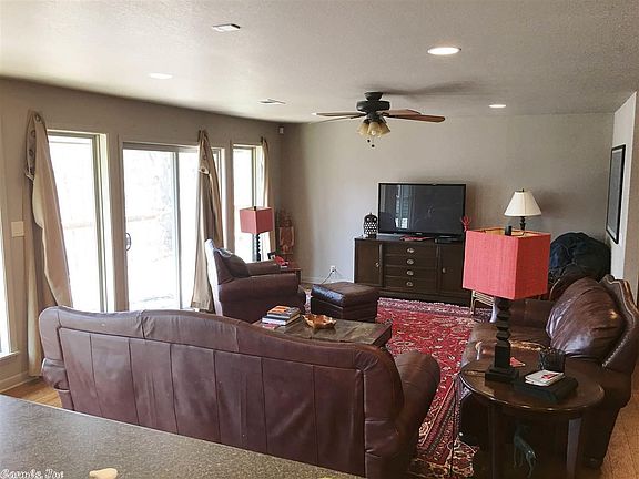 5th image of 289 Lake Park Dr