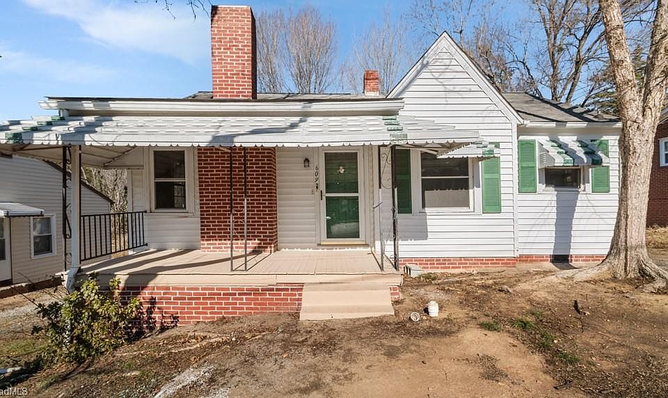 1st image of 609 Martha Pl