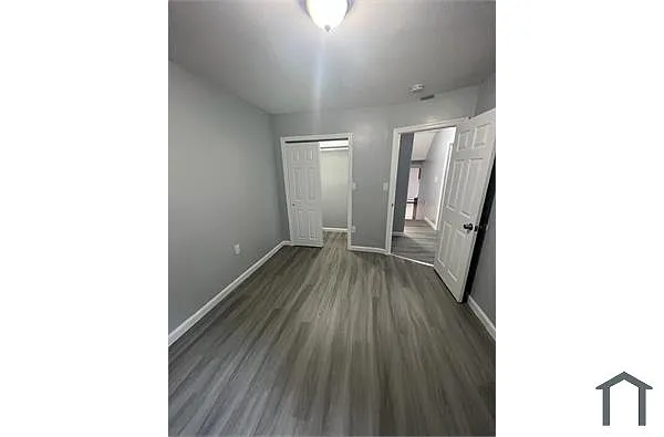Building Photo - 353 Beach 46th St #1