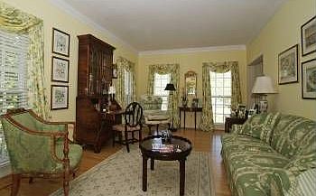 3rd image of 3241 Chrisland Dr
