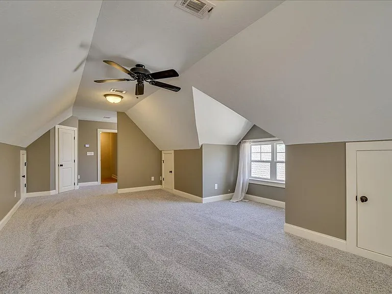208 Havelock Dr — Photo 28