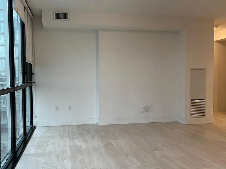 2908 Highway 7 Rd #402 — Photo 15