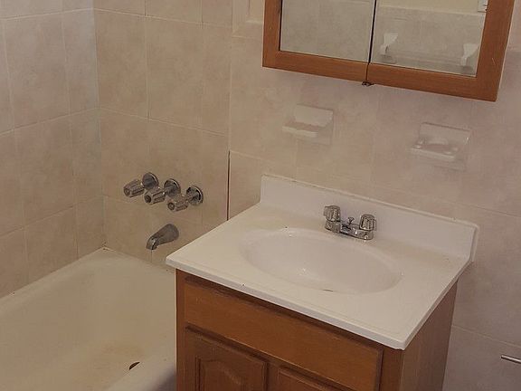 3rd image of 288 W 238th St APT 7F