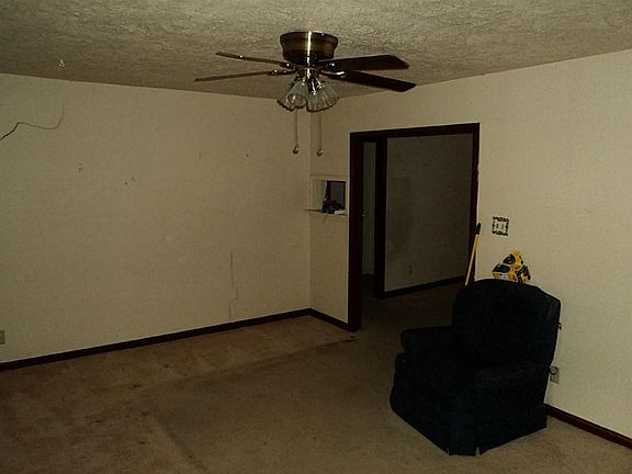 3rd image of 5518 Woodlark St