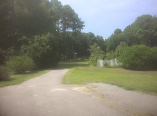 448 Old Wharf Rd, Wanchese, NC 27981