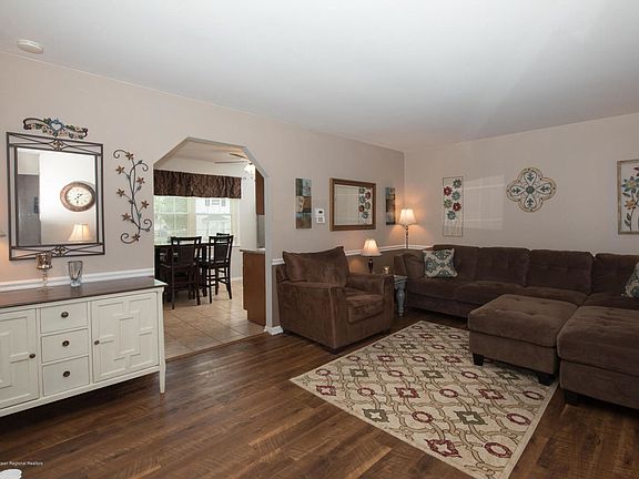 3rd image of 2703 Ashford Ct