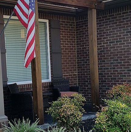 Front Porch w/Pergola