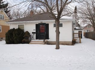 336 W 3rd St, Oconomowoc, WI 53066