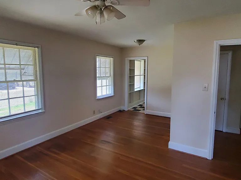 1418 Seminole Dr — Photo 5