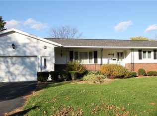 180 Saint Andrews Dr, Rochester, NY 14626