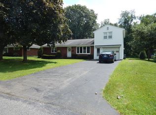 25 James Dr, Loudonville, NY 12211