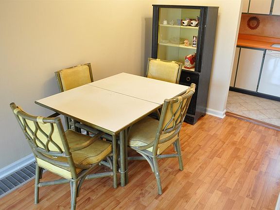 5th image of 269 Hedgewood Ct