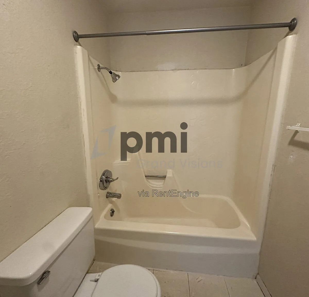 2 bed, 1.0 bath, $850 — Photo 3