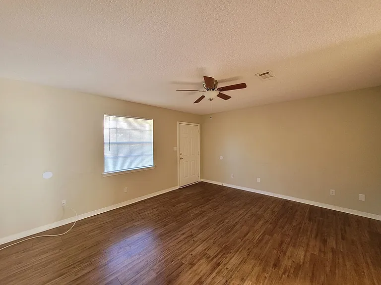 4804 Tradewinds Dr — Photo 5