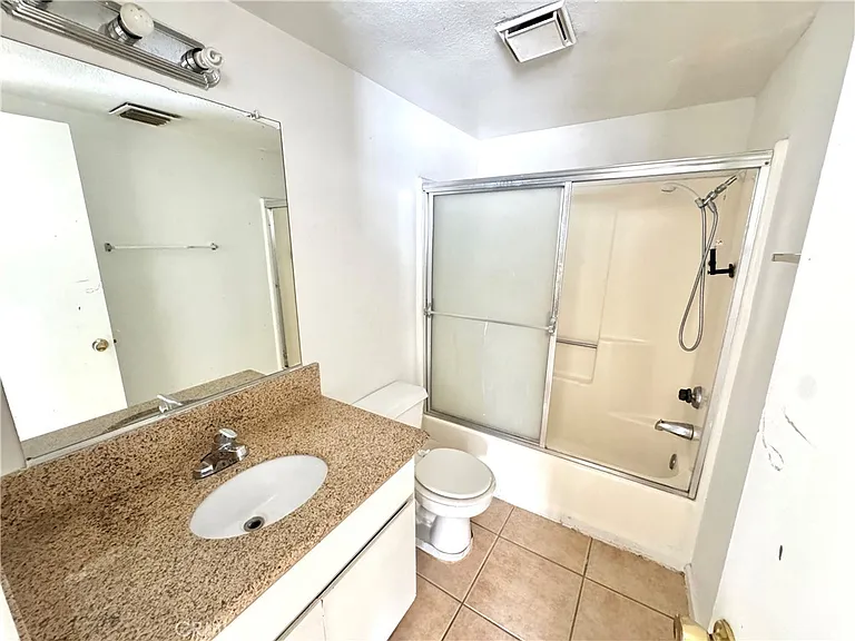 26148 Cypress St #A — Photo 8