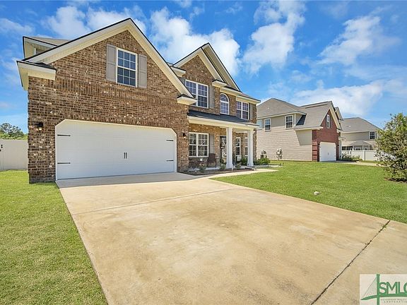 3rd image of 746 English Oak Drive