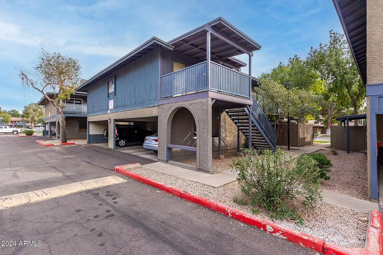 3 bed, 1066 sqft, $1,750 — Photo 1