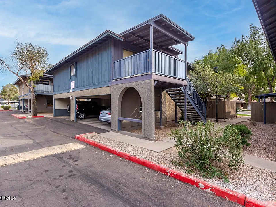 286 W Palomino Dr #12