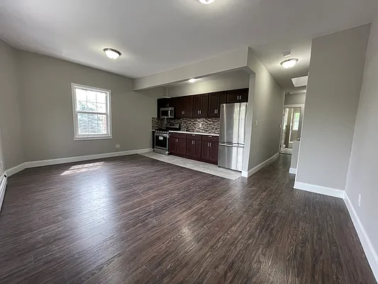 Rented by Bouklis Group | media 7