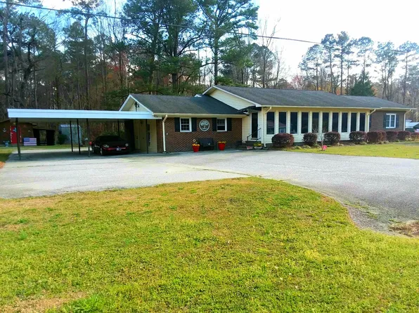 436 Sassafras Rd, Bladenboro, NC 28320