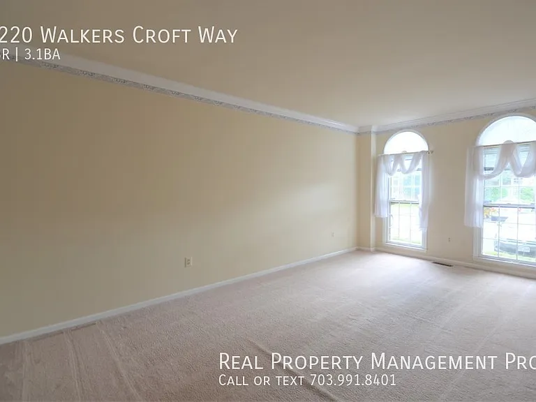 6220 Walkers Croft Way — Photo 2