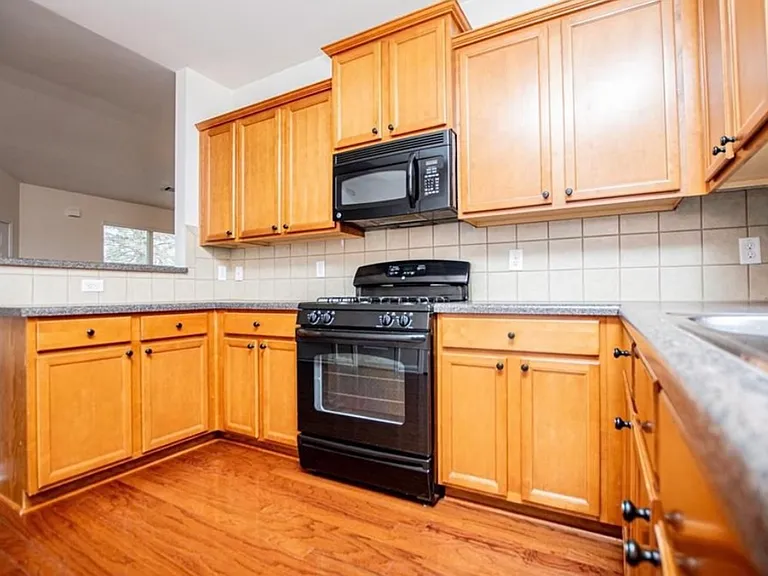 240 River Meadow Dr — Photo 7