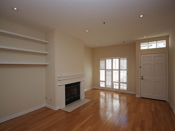 4th image of 111 S Oak Knoll Ave APT 203