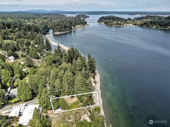 200 E Treasure Lane, Grapeview, WA 98546