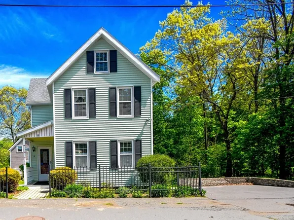 15 Hill St, Amesbury, MA 01913