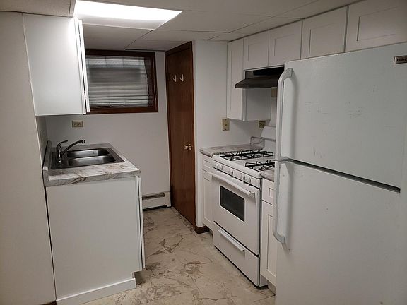 3rd image of 6214 N Naper Ave #G