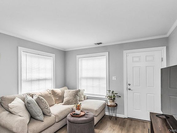 3rd image of 282 Fairview Circle