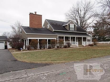 2nd image of 1640 N Elm St