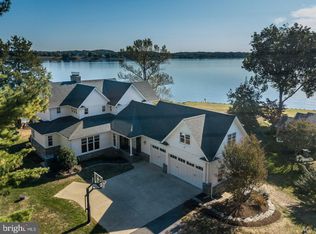 810 Caroline Ln, Edgewater, MD 21037