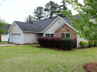 950 Harbins View Dr, Dacula, GA 30019