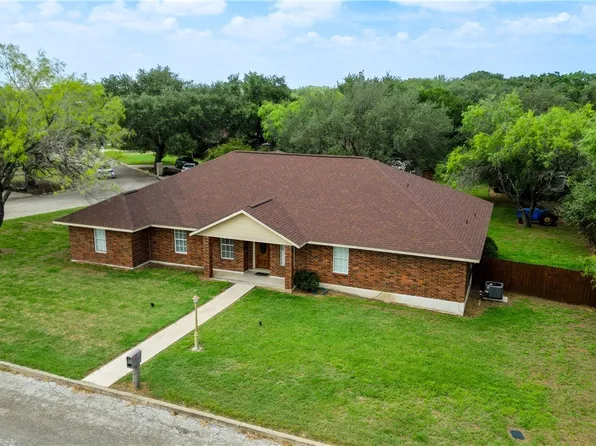 1233 Oakcrest Dr, Pleasanton, TX 78064
